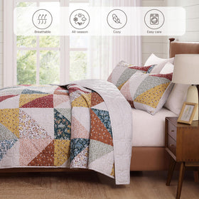 BLOOMHAVEN lightweight all-seasons quilt keeps you comfortable year round.