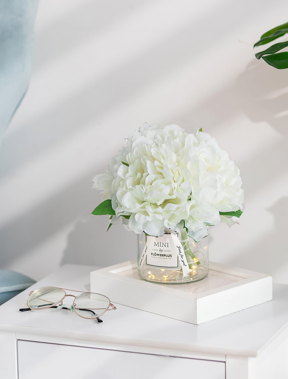 BLOSMON gift-ready artificial hydrangea for friends and family.