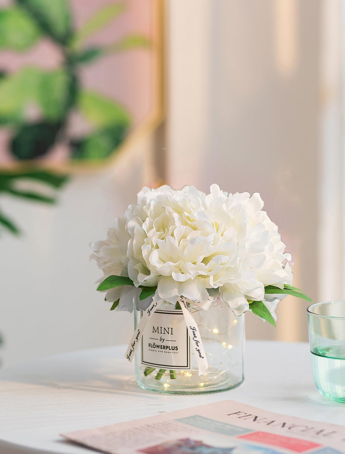 BLOSMON small bundle hydrangea arrangement fits compact spaces.