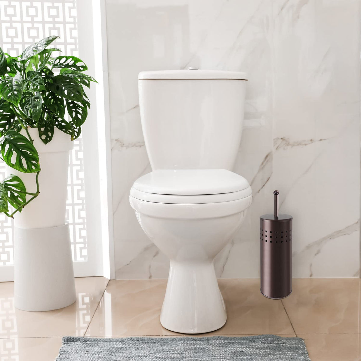Blue Donuts multi-drain plunger is easy to grip for comfortable plunging.