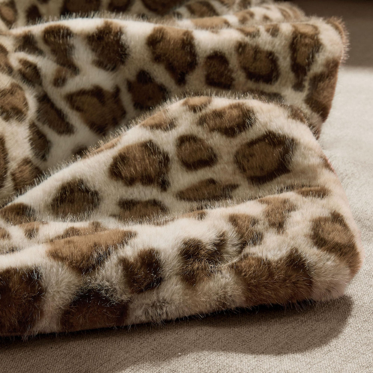Blunique auto-off 12h timer blanket for worry-free evenings.