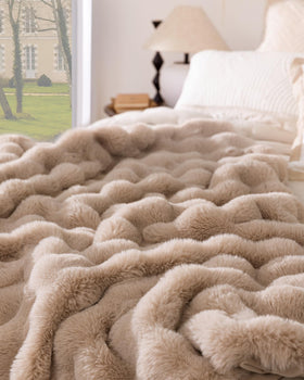 Blunique Gift-ready cozy blanket makes a thoughtful present for loved ones.