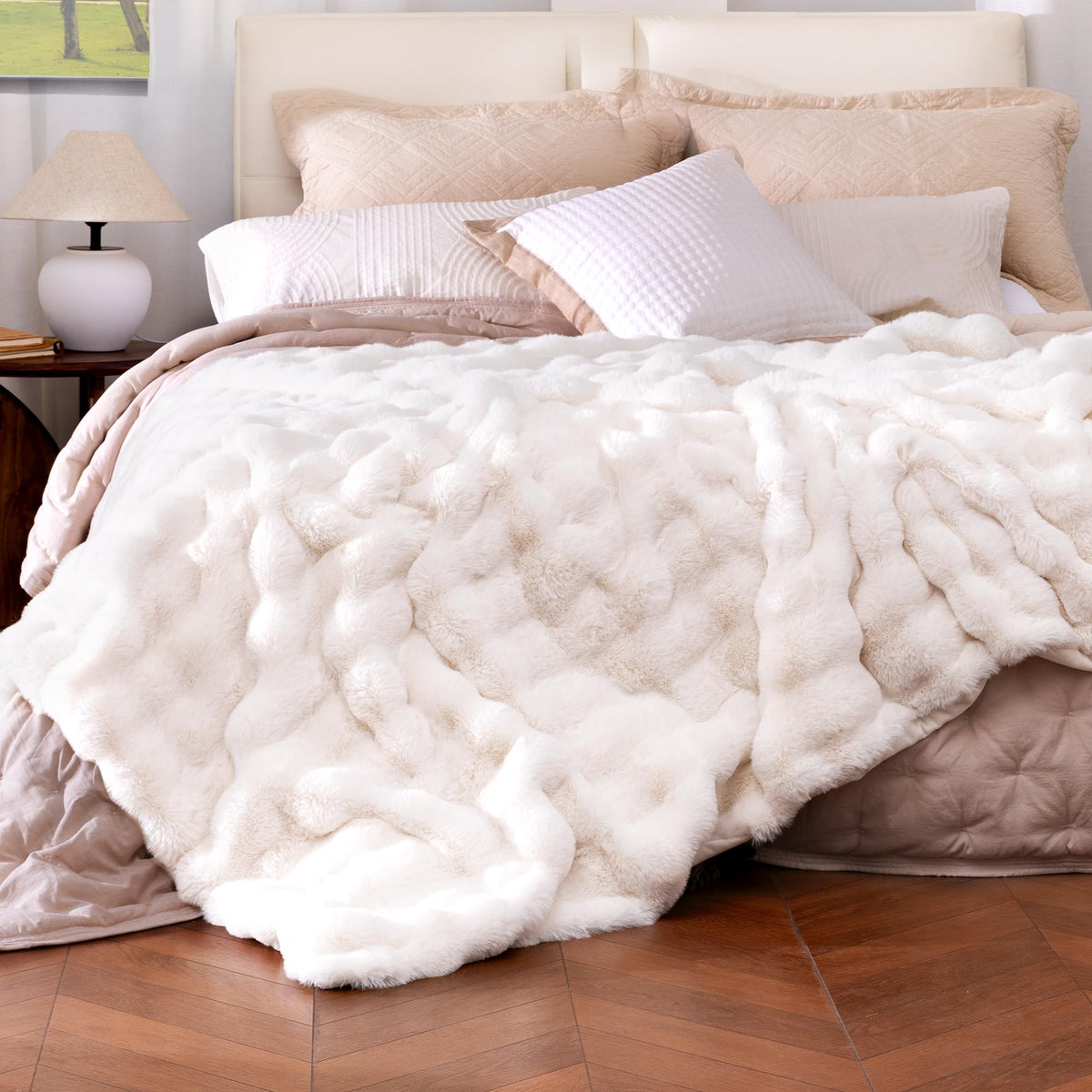 blunique ultra soft cozy throw blanket bubble fur close-up for luxurious warmth