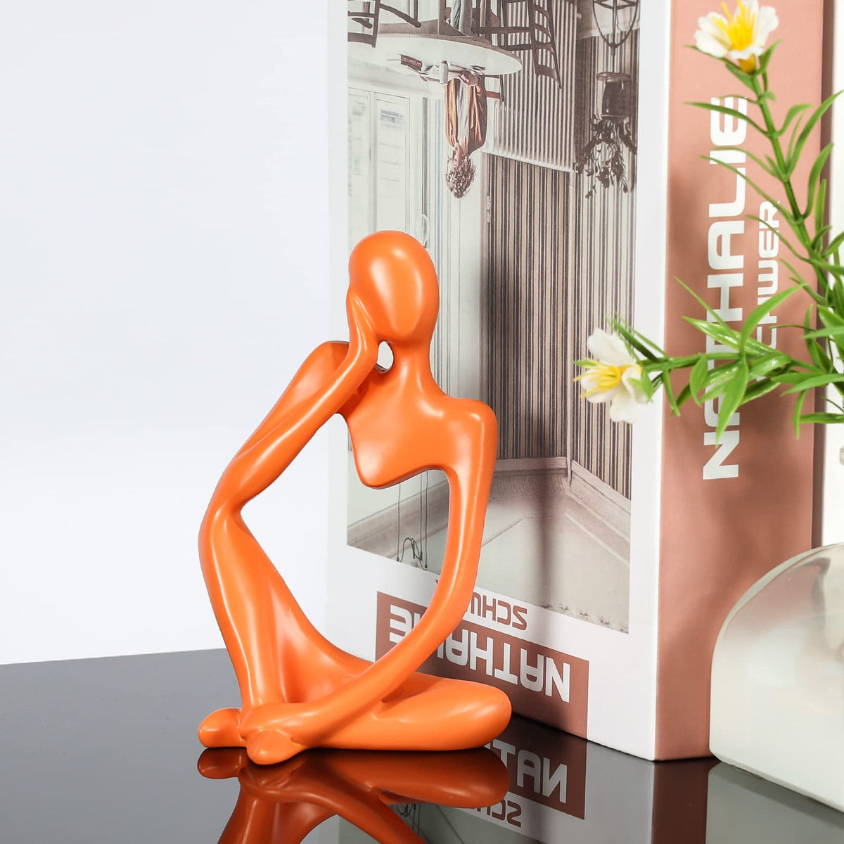 BMLCGJ thinker statue makes a tasteful gift for design lovers.