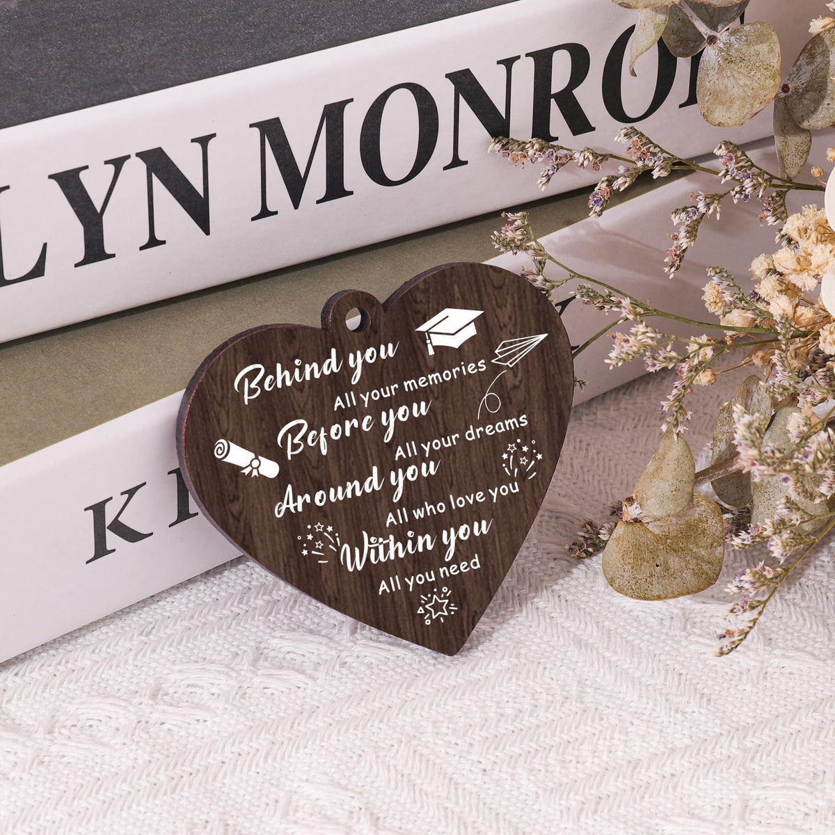 Boiveco engraved graduation frame provides an inspirational keepsake for graduates.
