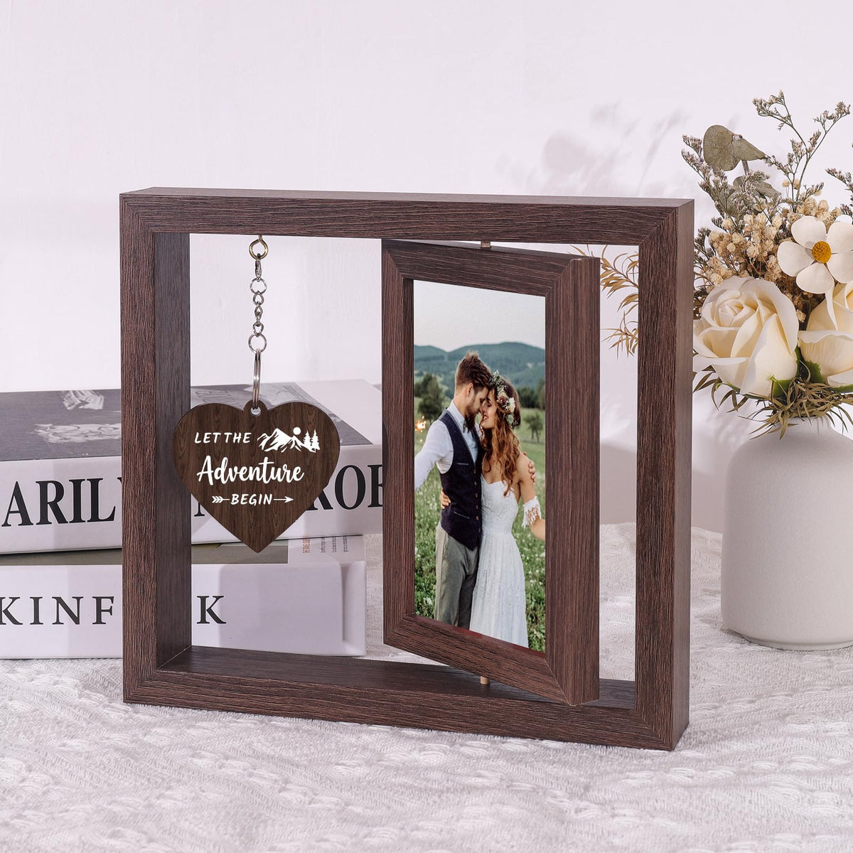 Boiveco transparent photo cover protects images from dust and fading.
