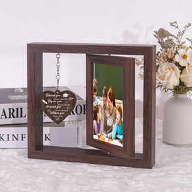 Boiveco dual-slot 4x6 frame showcases two favorite graduation photos.