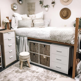 BOLUO 3-drawer dresser seen from the side, lightweight metal frame for easy setup