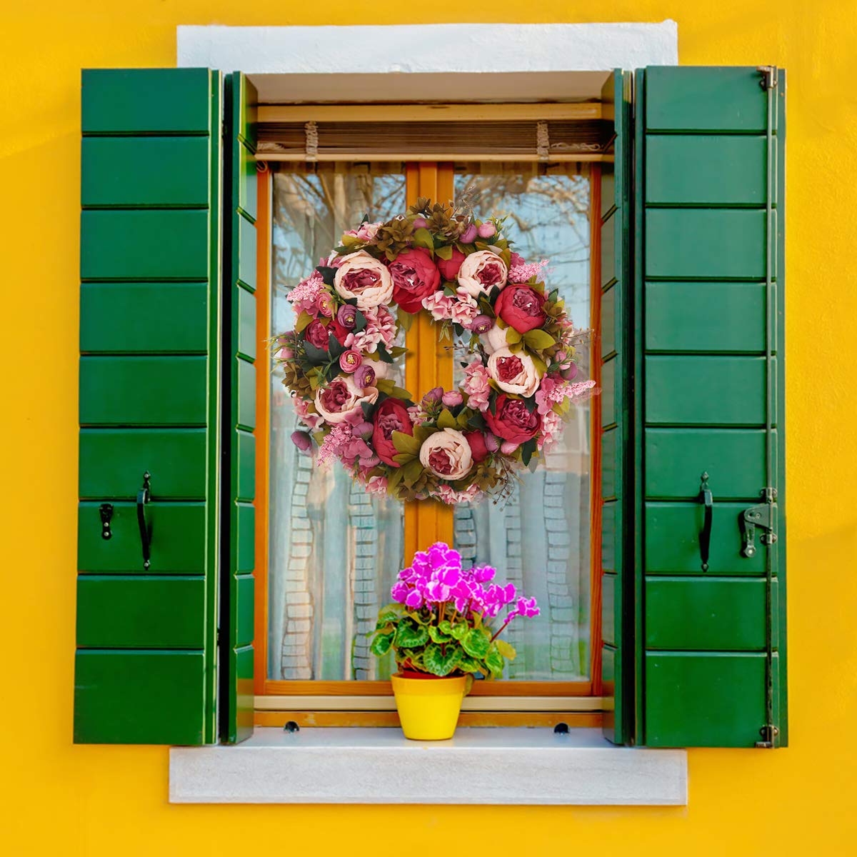 Indoor wall decor example using BOMAROLAN wreath