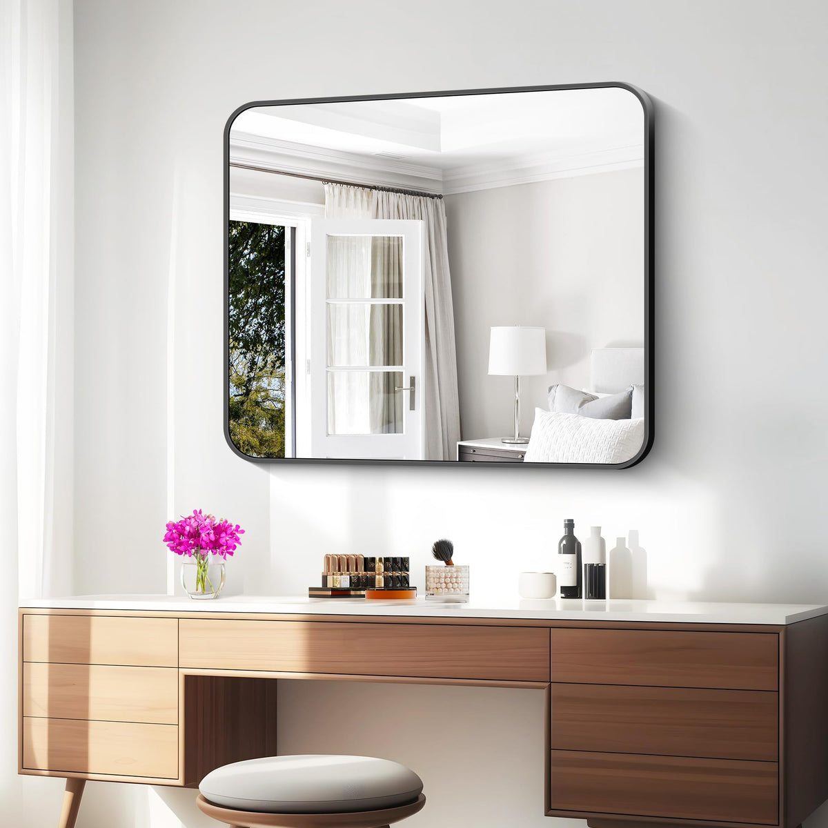 Bonewei explosion-proof glass increases safety in family bathrooms.