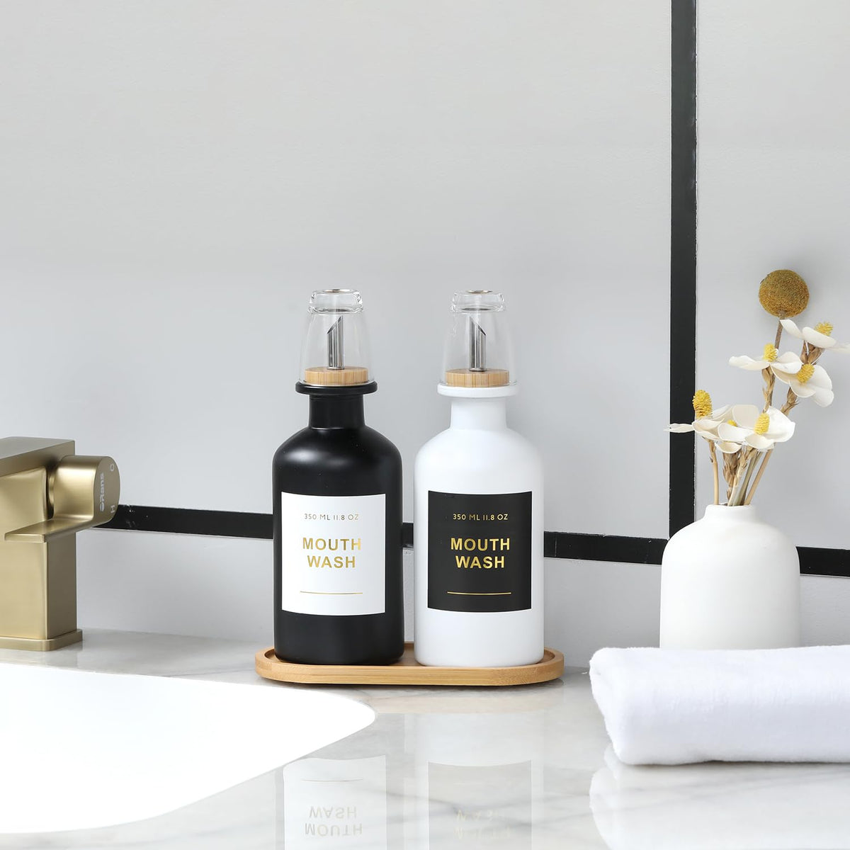 Bonlong set of 2 dispensers in black and white for versatile styling.