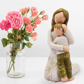 BORLESTA mother-son embrace figurine close-up with hand-painted details.