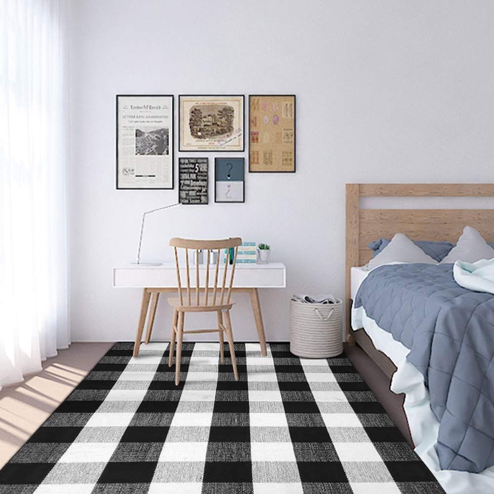 Bottalive Christmas porch decor rug elevates seasonal entryway styling with timeless plaid.