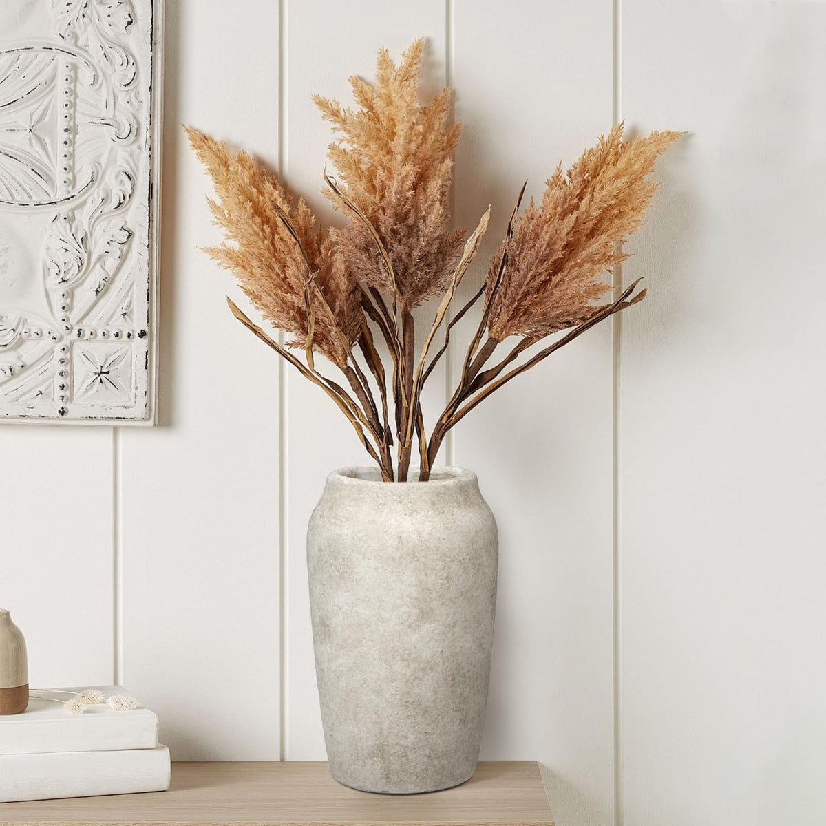 Briful stable thick ceramic base adds steadiness on surfaces.