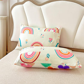 Btargot rainbow print adds cheerful decor and inspires imaginative bedtime stories.