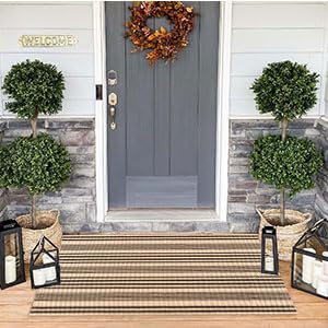 BUAGETUP easy-clean front porch mat handles daily traffic.