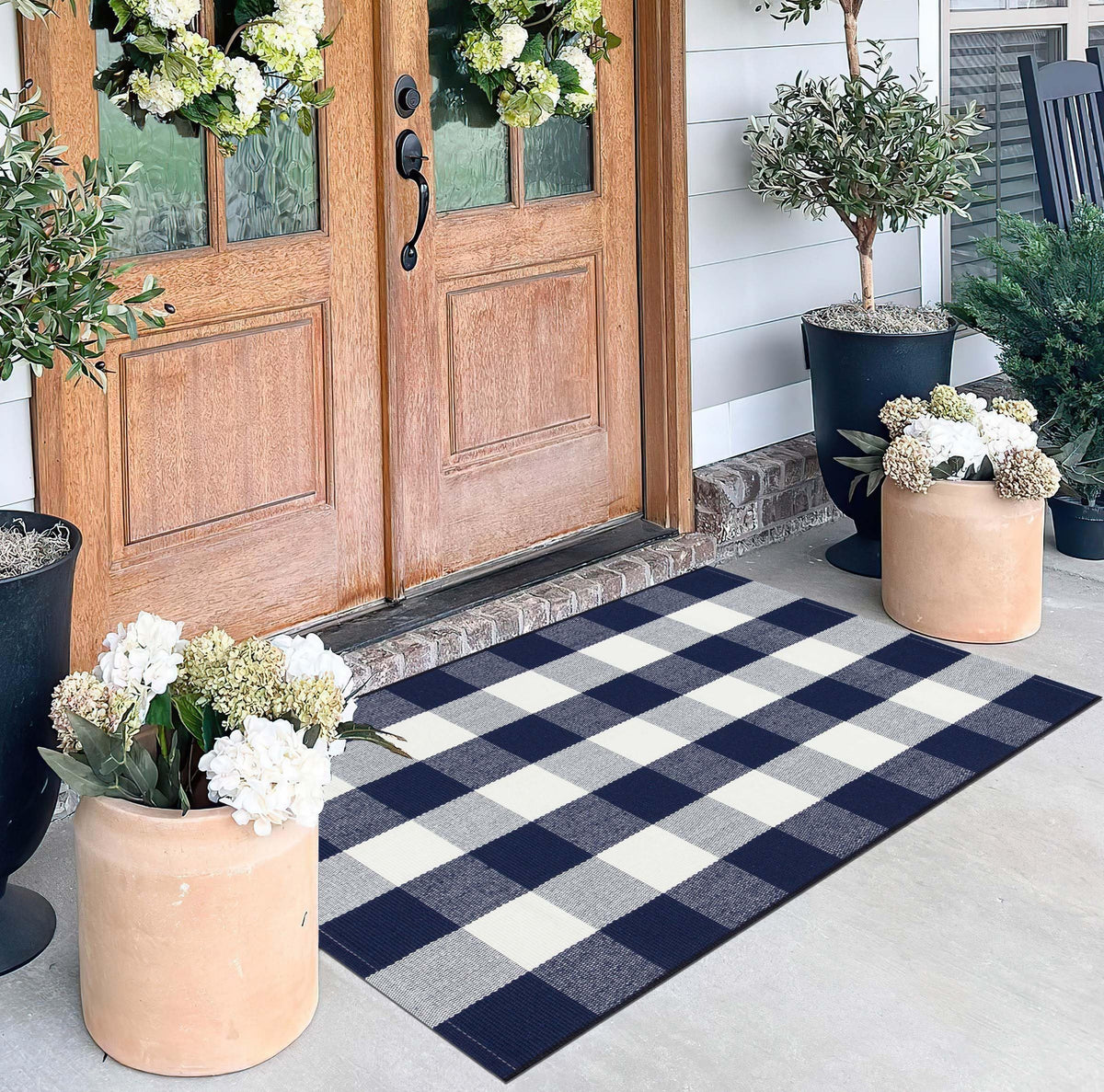 BUAGETUP hello welcome doormat layer offers versatile decor options.