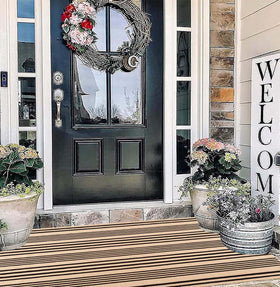 BUAGETUP striped pattern rug complements contemporary styling.