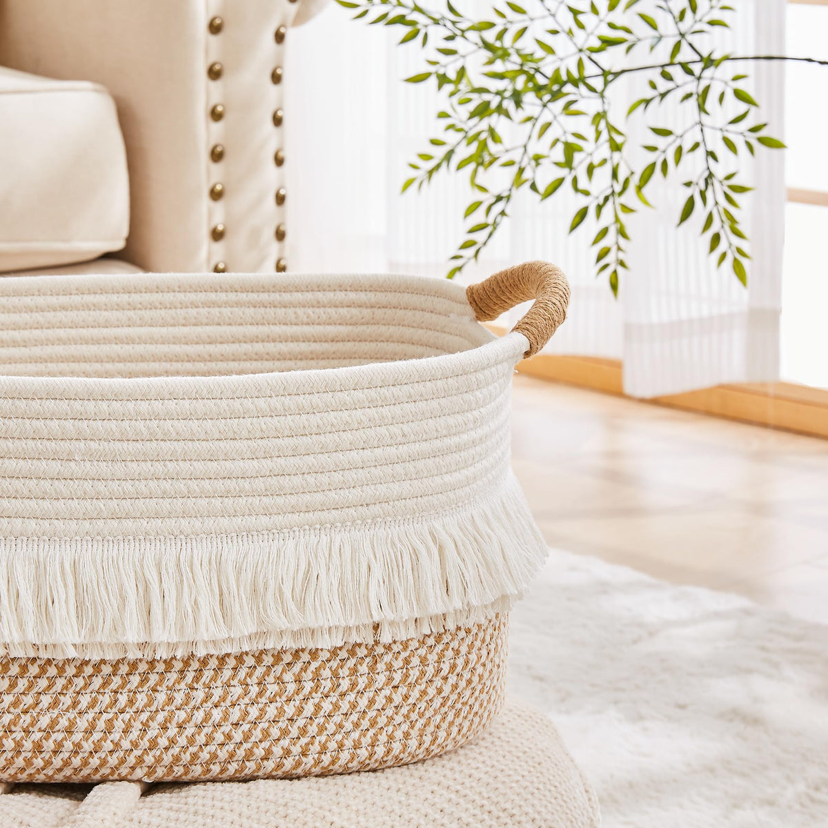 BUBUSUN basket with handles in side view for easy transport