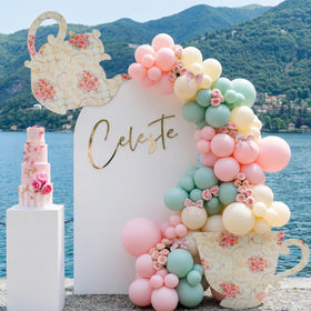 Bucherry decor package includes two pieces and balloons