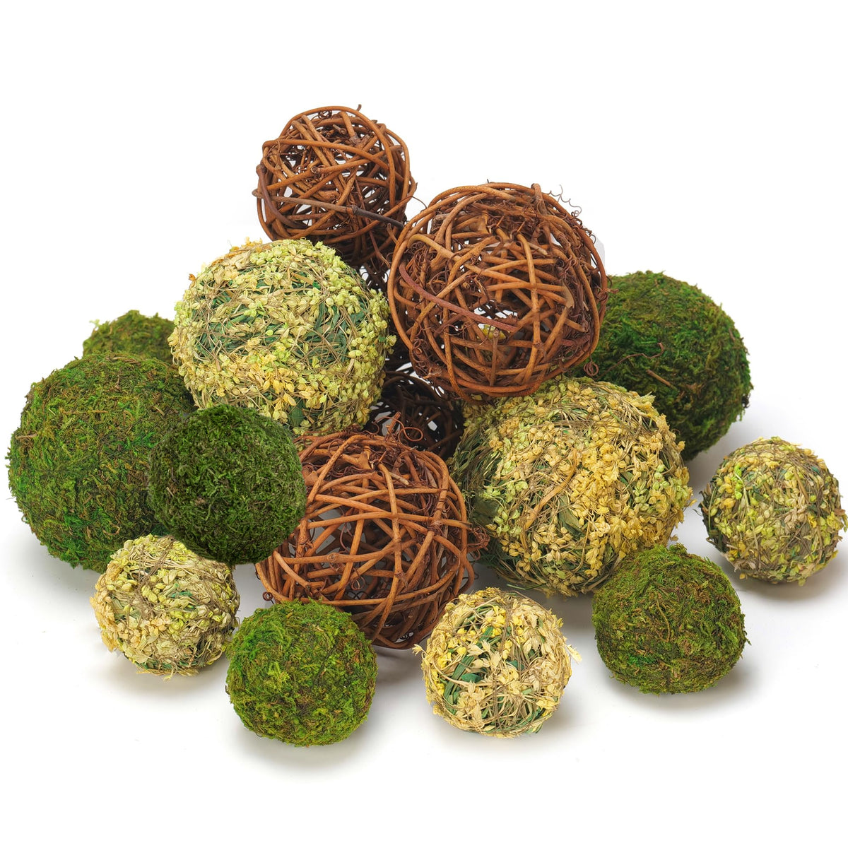 BYHER decorative moss ball, 9 cm, adds natural texture to centerpieces.