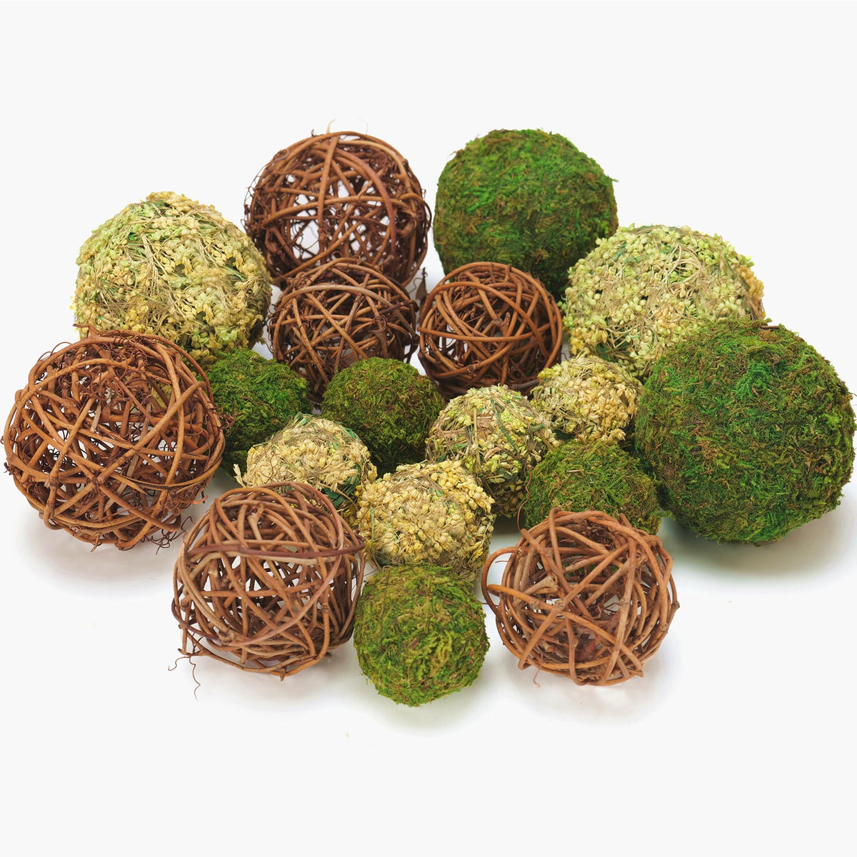 BYHER premium rattan ball, 9 cm, lightweight rustic focal for tables and shelves.