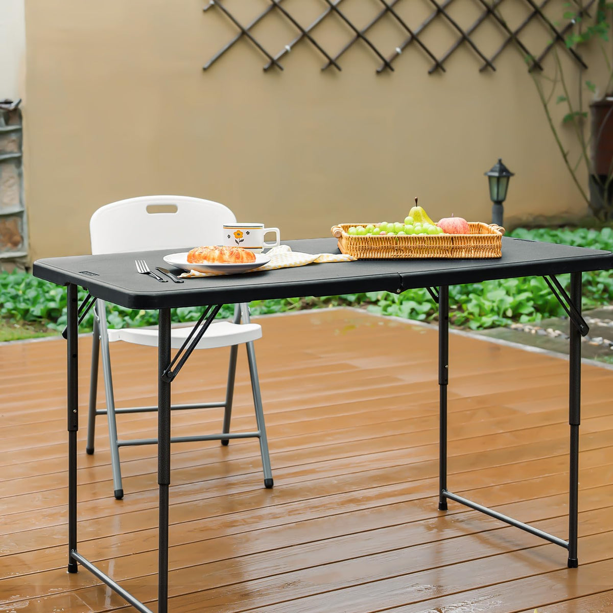 Byliable folding table non-slip feet protect floors during outdoor events