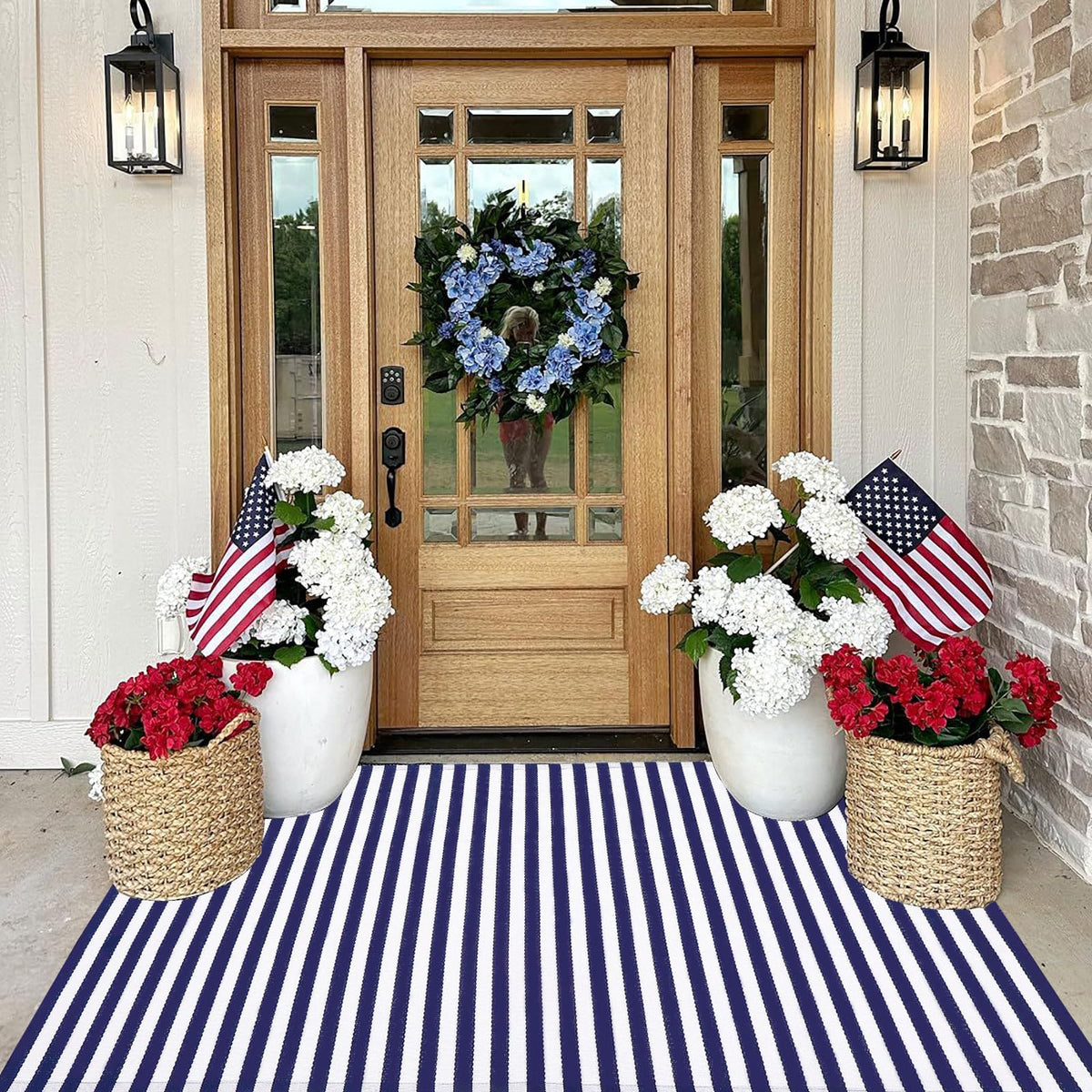 CAINANEL washable patio door mat simplifies seasonal cleaning and reuse.