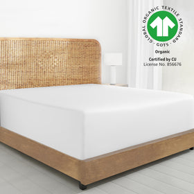California Design Den flat lay demonstrates top and bottom labels for easy bed making