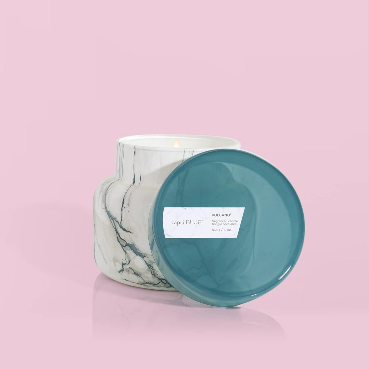 Capri Blue Volcano fragrance close-up highlights tropical fruit and citrus notes.