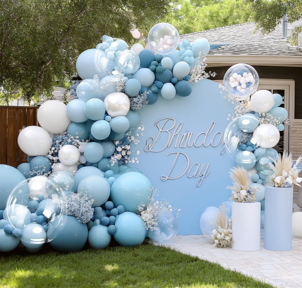 Captank transparent Bobo balloons introduce crystalline accents and light reflections.