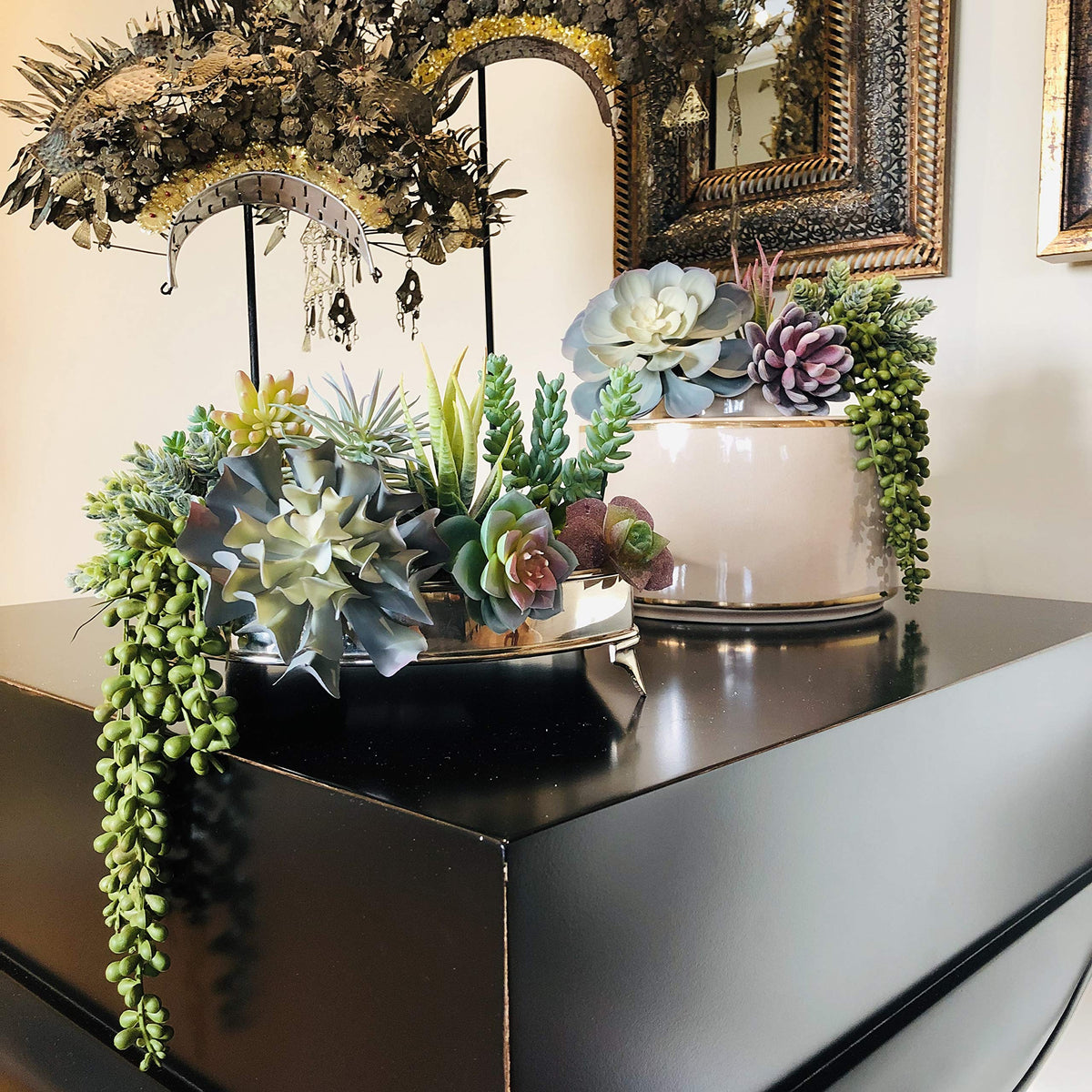 caqpo no-maintenance artificial plants stay fresh without watering or sunlight.