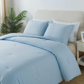 Caressma comforter resists shifting after washing for lasting shape.