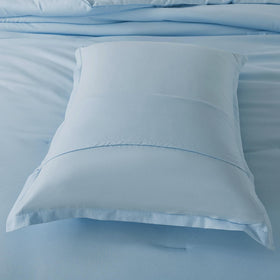 Caressma packaging uses vacuum bags for simple storage and fluffing.