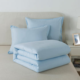 Caressma vacuum-packaged bedding becomes fluffy after air-out and sun exposure.