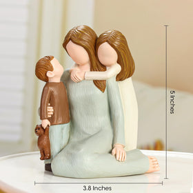 Carracci mom and kids figurine easy dusting with soft brush for display