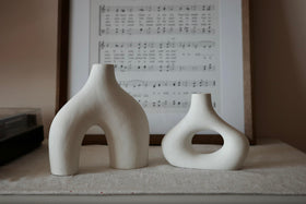 Carrot's Den donut vase packaging protects two vases during shipping and storage.