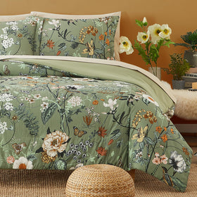 CasaAgusto Queen Comforter Set in green butterfly floral pattern for all-season warmth.