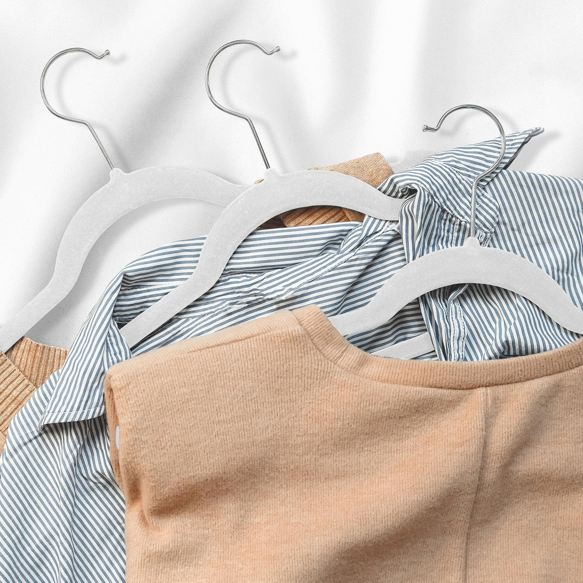 Casafield 14-inch velvet kid hangers are durable and lightweight.