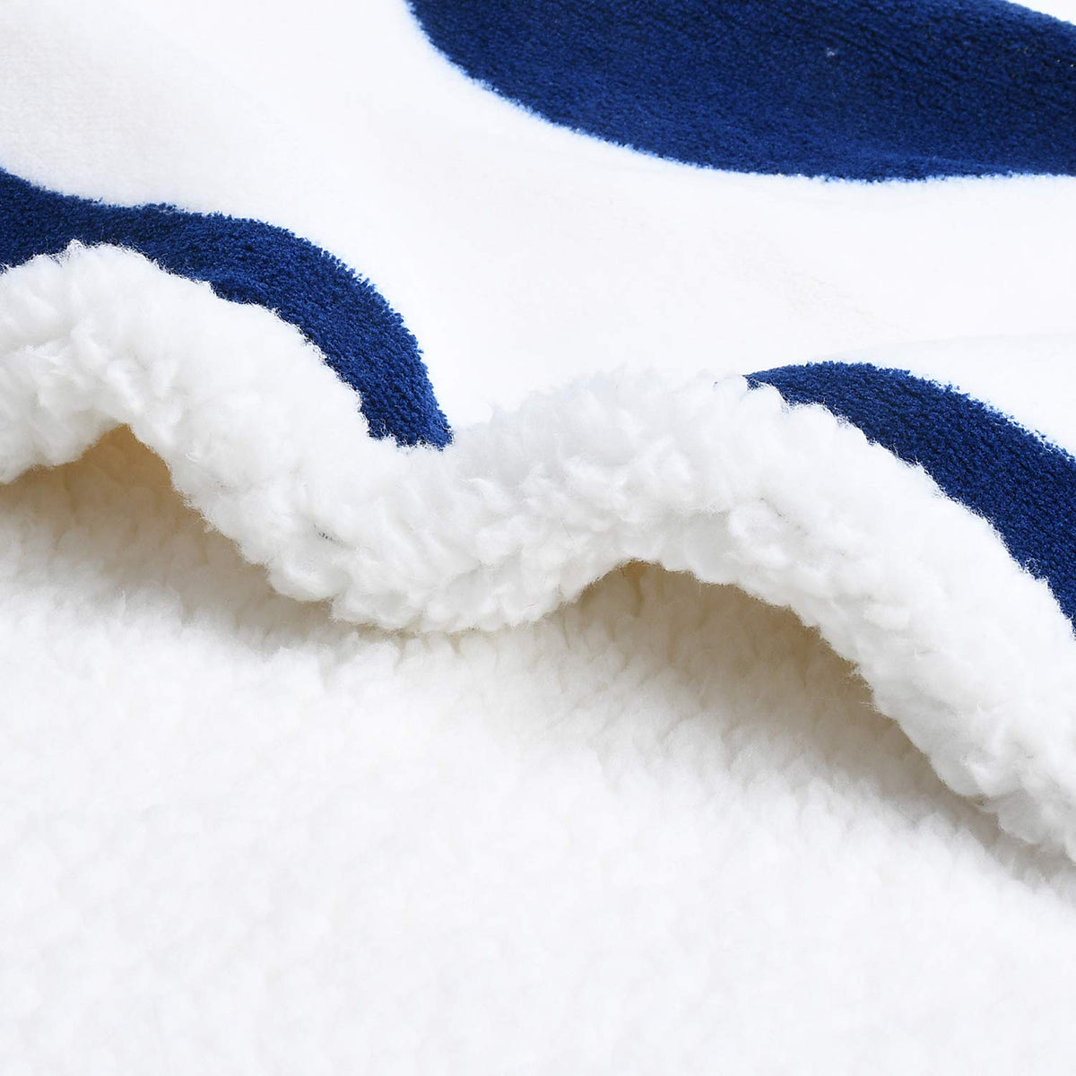 Catalonia soft sherpa blanket wrap for snuggling during movie nights