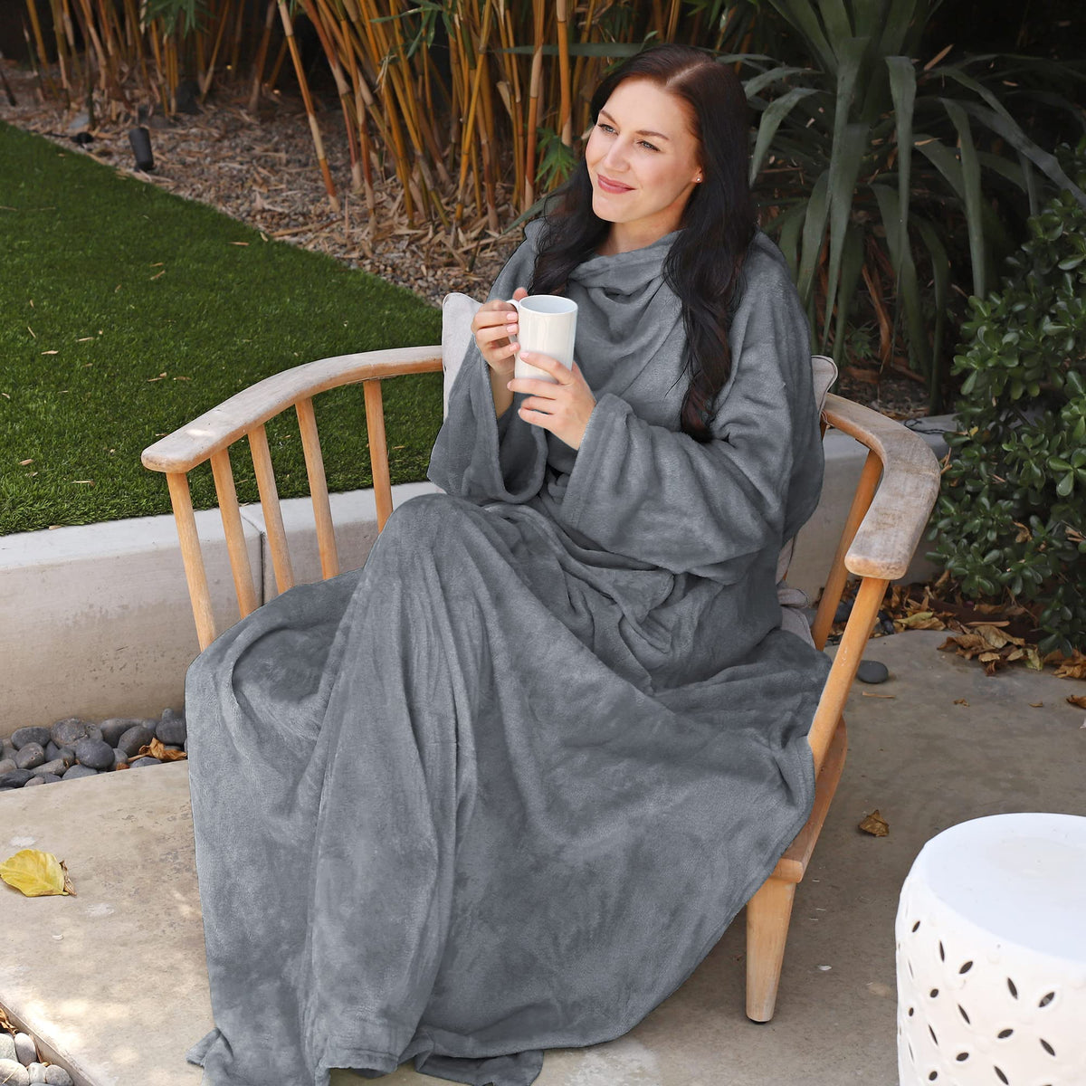 Catalonia one-size-fits-all blanket robe fits most body types.