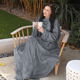 Catalonia one-size-fits-all blanket robe fits most body types.