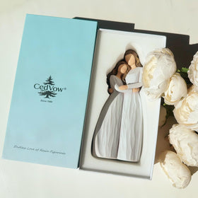 CEDVOW rosy-cheeks detailing captures warm family bond