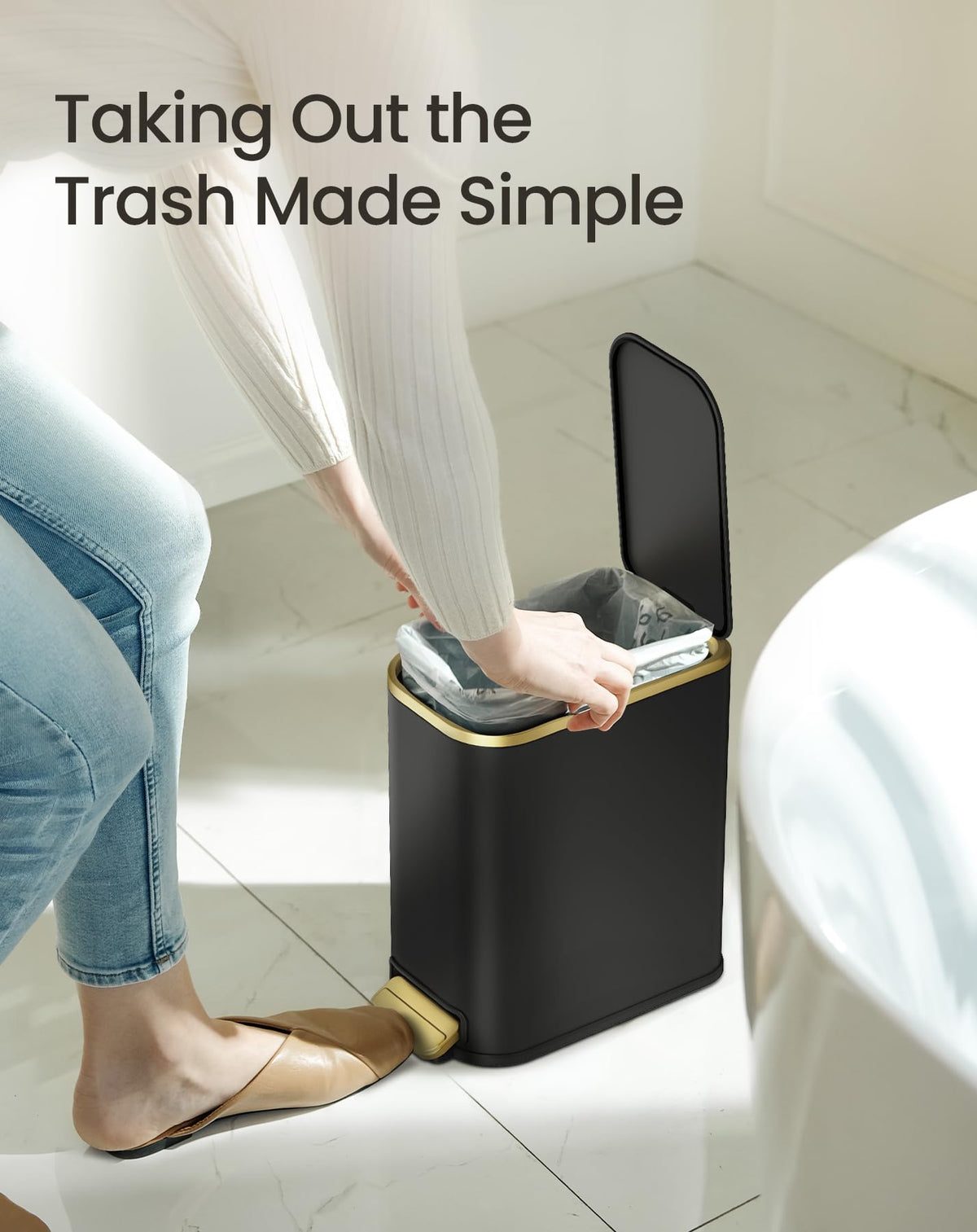 Cesun recessed handle and hidden bag design maintains a tidy look.
