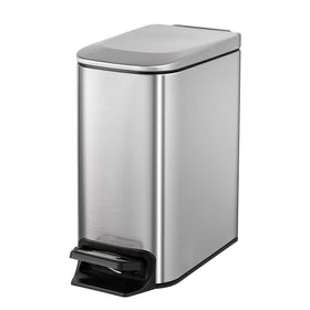 Cesun small 6-liter pedal trash can in a compact design for tight spaces.