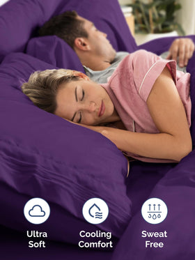 Elastic-edge deep-pocket design secures the sheet on tall mattresses.
