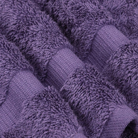 Chakir Turkish Linens double-stitched-hem closeup shows sturdy construction for frequent washing.