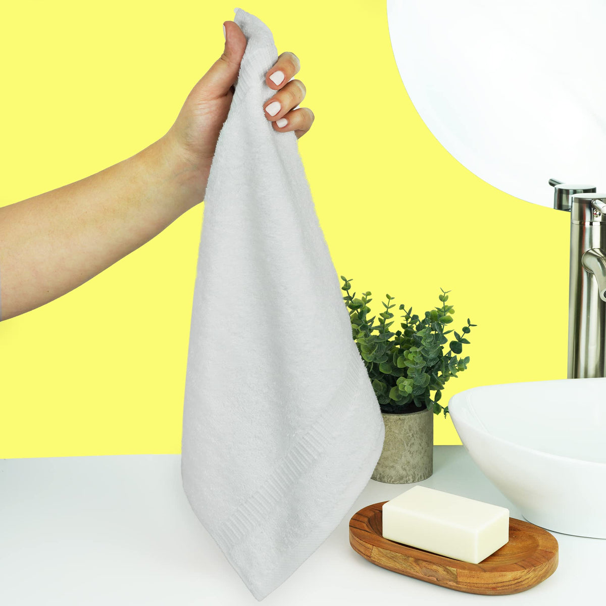 Chakir Turkish Linens washcloths with double-stitched hem highlighting durability