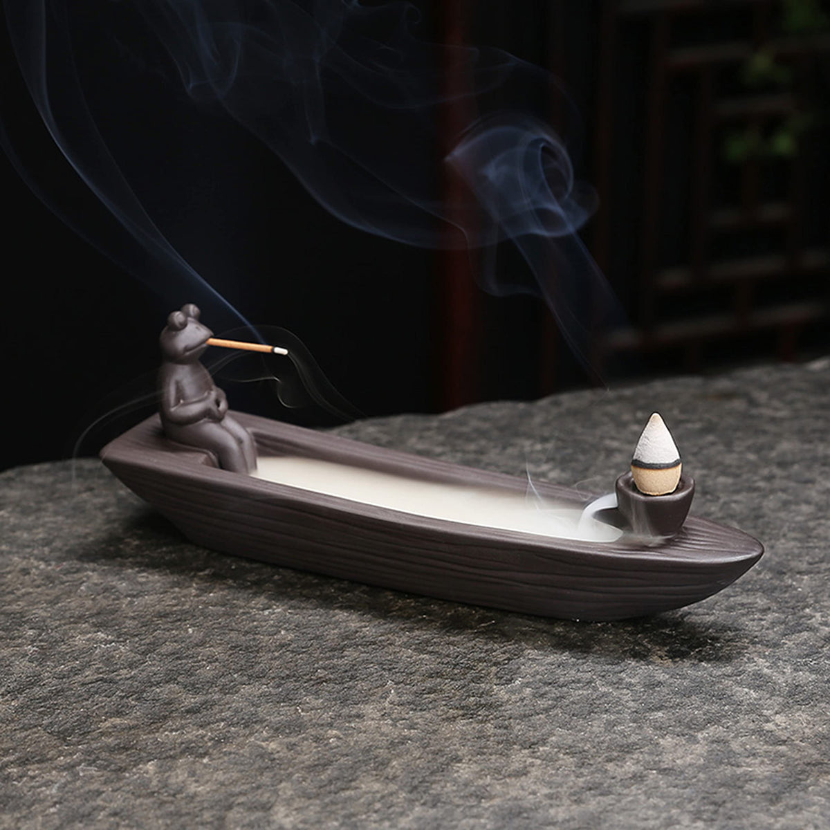 ChangWanna frog burner as a stylish home decor accent.