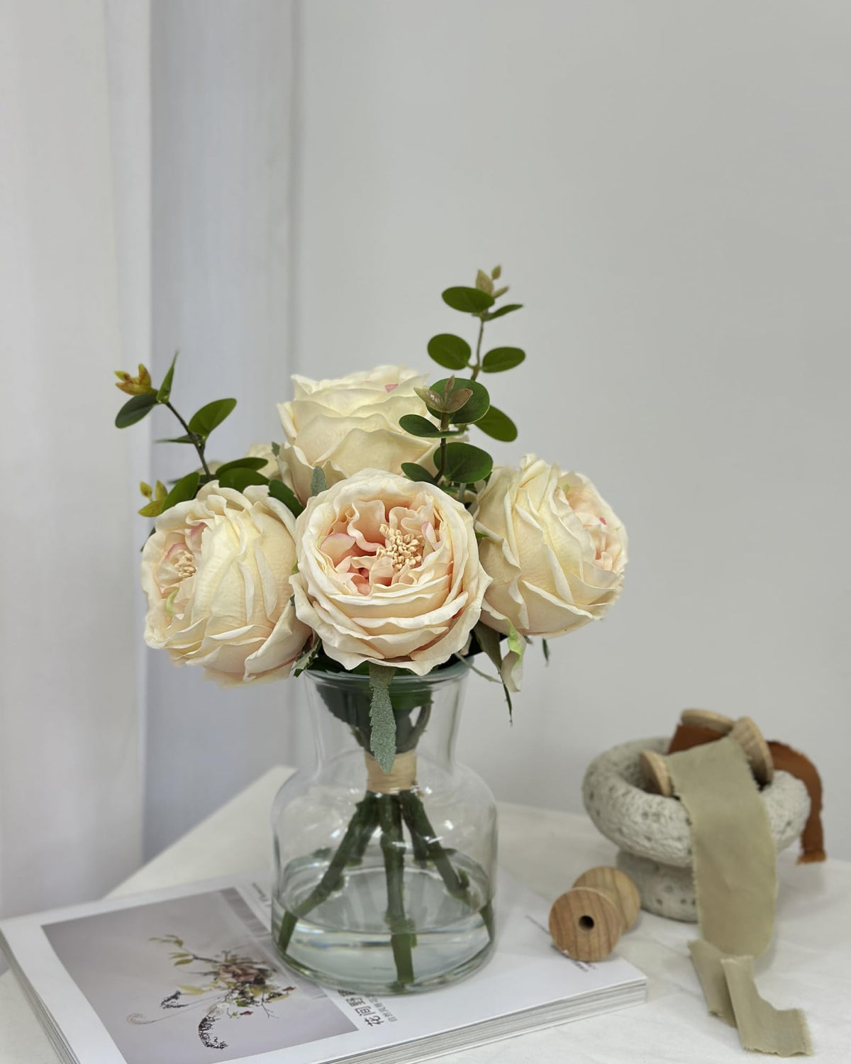 CHASMILE faux bloom arrangement ready-to-display centerpiece with realistic petals.